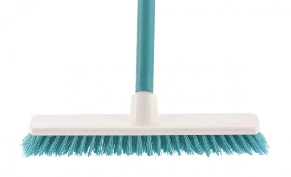 Щетка с черенком пластик Шробер